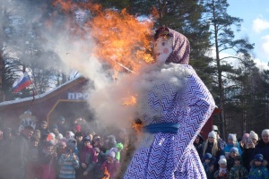 ПОД ПЕСНЮ МАРТОВСКОЙ КАПЕЛИ