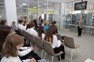 «Отпечатки жизни»: палеонтологическая выставка в библиотеке