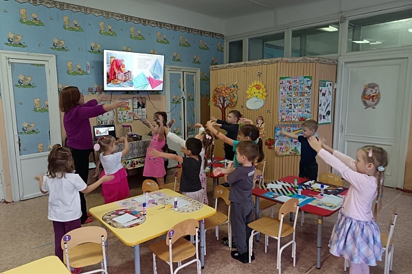   Дистанционное занятие «Плат узорный» для дошкольников