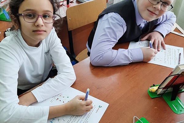 Младшие школьники узнали о растениях болот