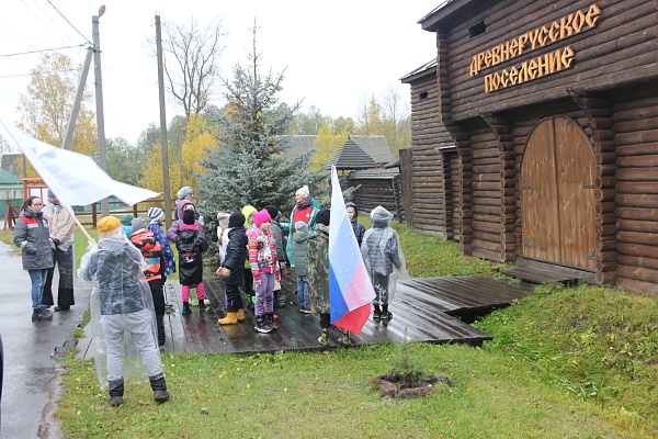 Волонтеры на "Русском подворье"