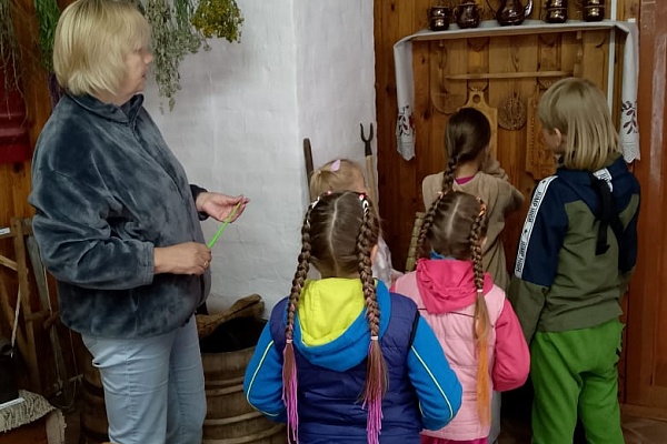 От крестьянского быта к медведю Мише: летний день в "Мещерском"