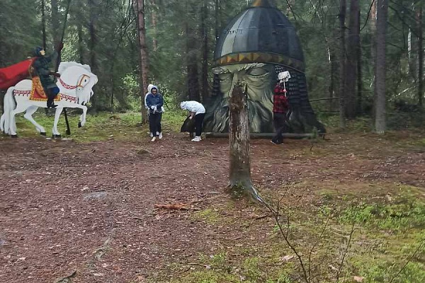 МАЙСКИЕ ХЛОПОТЫ НА «ПОДВОРЬЕ»