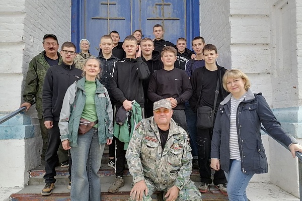 Студенты-волонтёры в Эрлексе