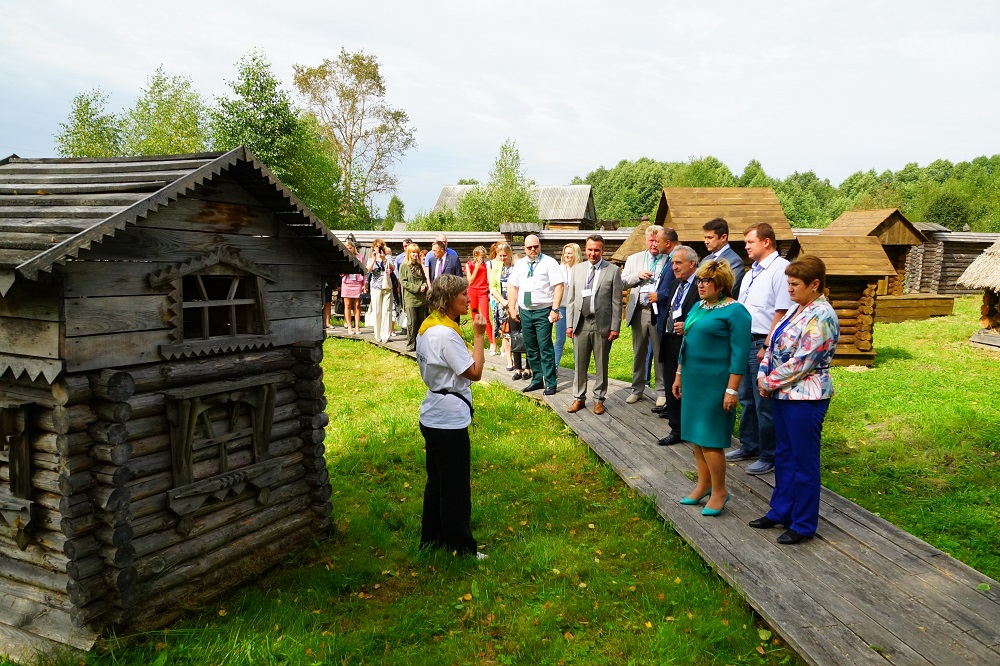 Специалист по  развитию туризму