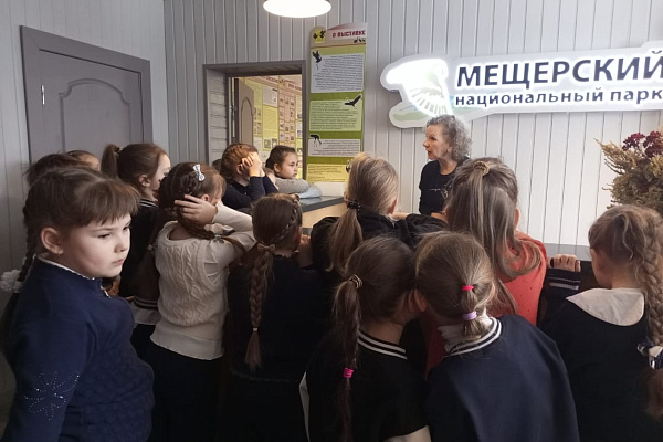 «Танец надежды»: Выставка о журавлях в Спас-Клепиках!