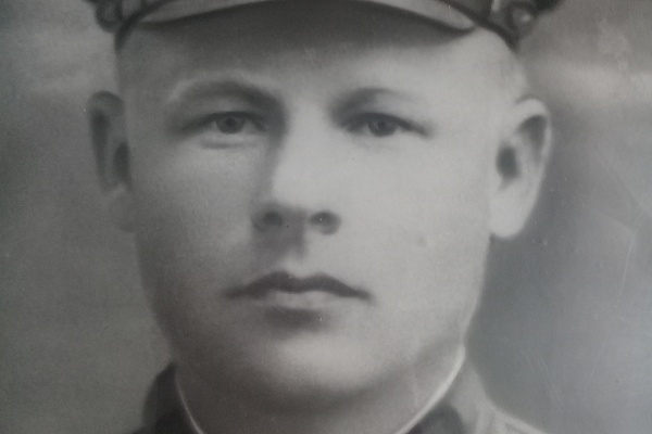 Гвардии старший сержант Новиков Василий Васильевич.